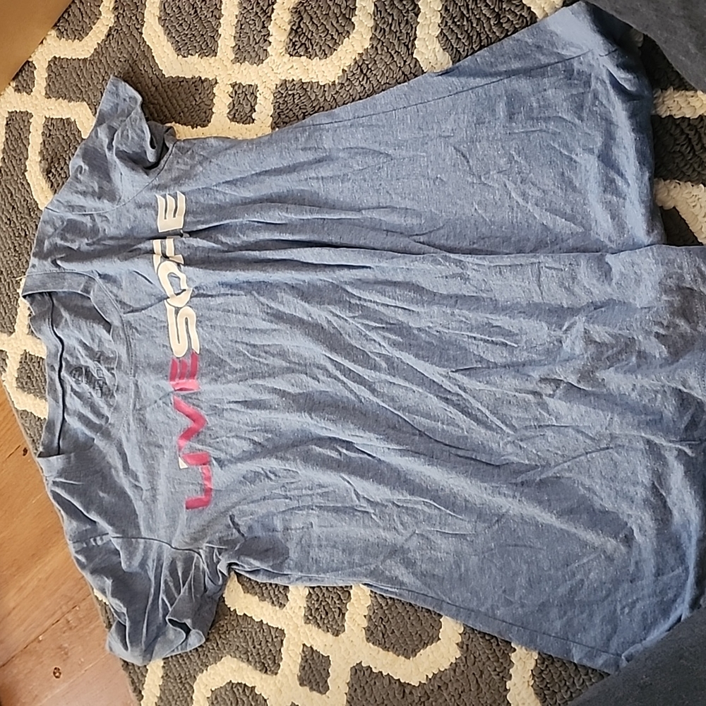 Livesore tshirt size xs, runs like s guc